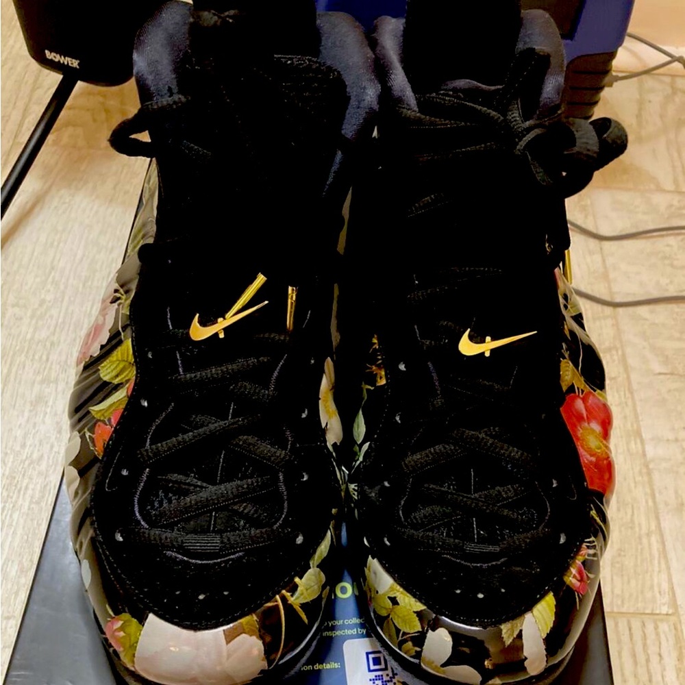 Nike Air Foamposite One
Floral (Mens)